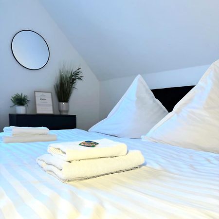 Ama Home Apartment In Hiddenhausen - Wlan, Smart-Tv - Nahe A30 & A2 - Nur 10 Min Von Herford מראה חיצוני תמונה