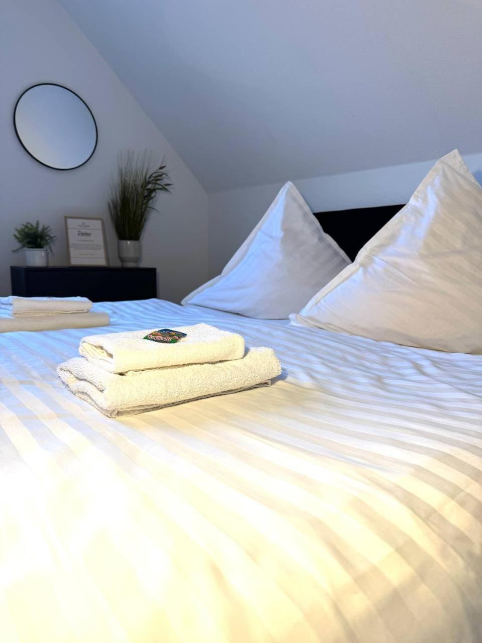 Ama Home Apartment In Hiddenhausen - Wlan, Smart-Tv - Nahe A30 & A2 - Nur 10 Min Von Herford מראה חיצוני תמונה
