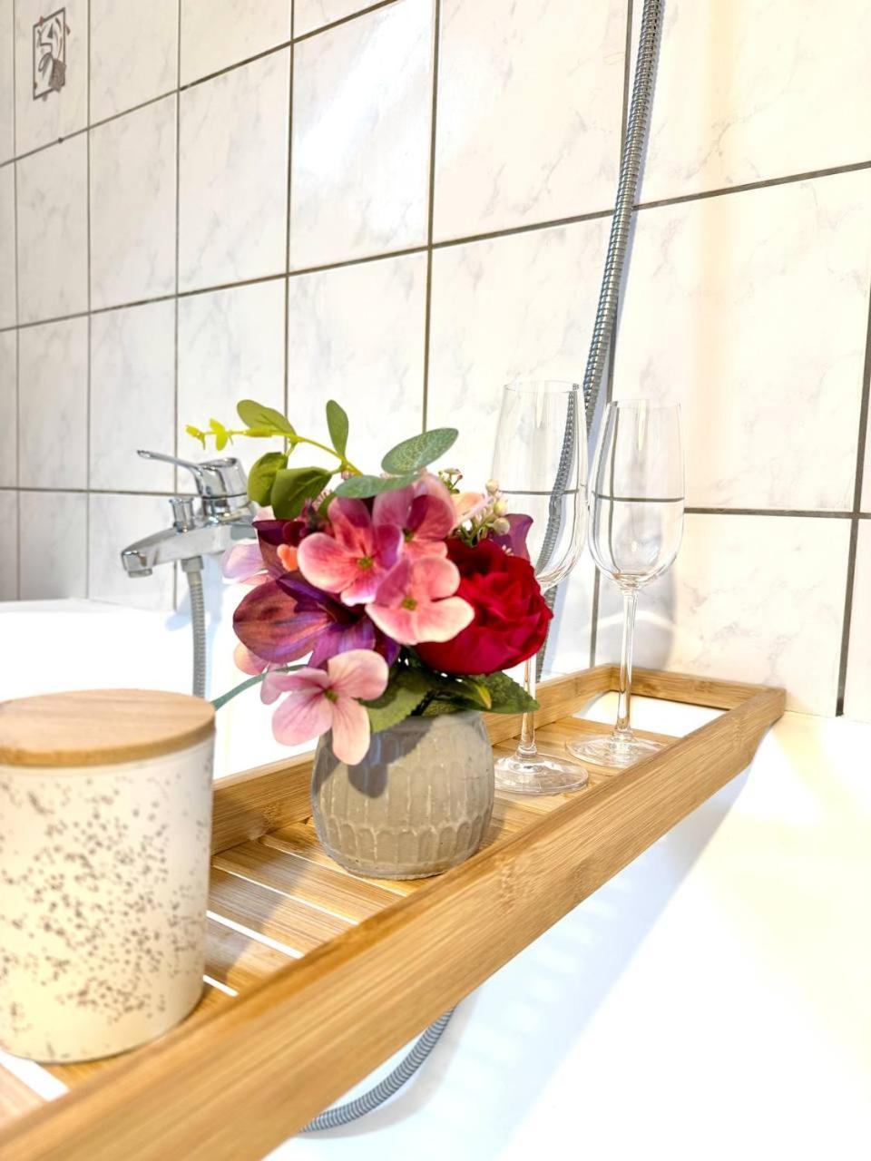 Ama Home Apartment In Hiddenhausen - Wlan, Smart-Tv - Nahe A30 & A2 - Nur 10 Min Von Herford מראה חיצוני תמונה